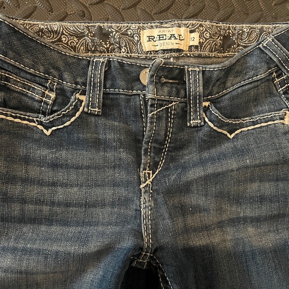 ARIAT GIRLS' R.E.A.L ENTWINED DRESDEN STRETCH SLIM BOOTCUT JEANS - Size Girls 12 - Picture 3 of 4